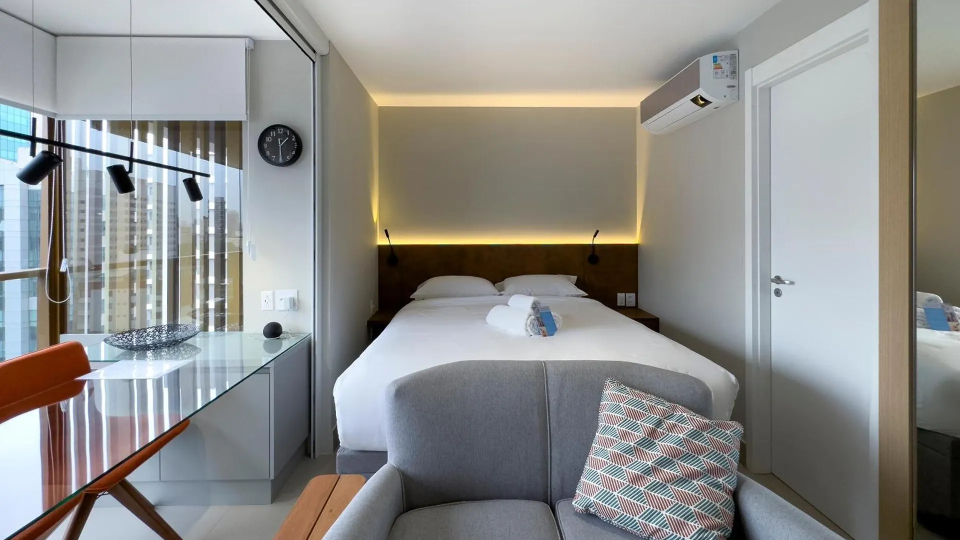 Apartment Studio Inteligente Com Alexa E Blackout Total Doru Sao Paulo
